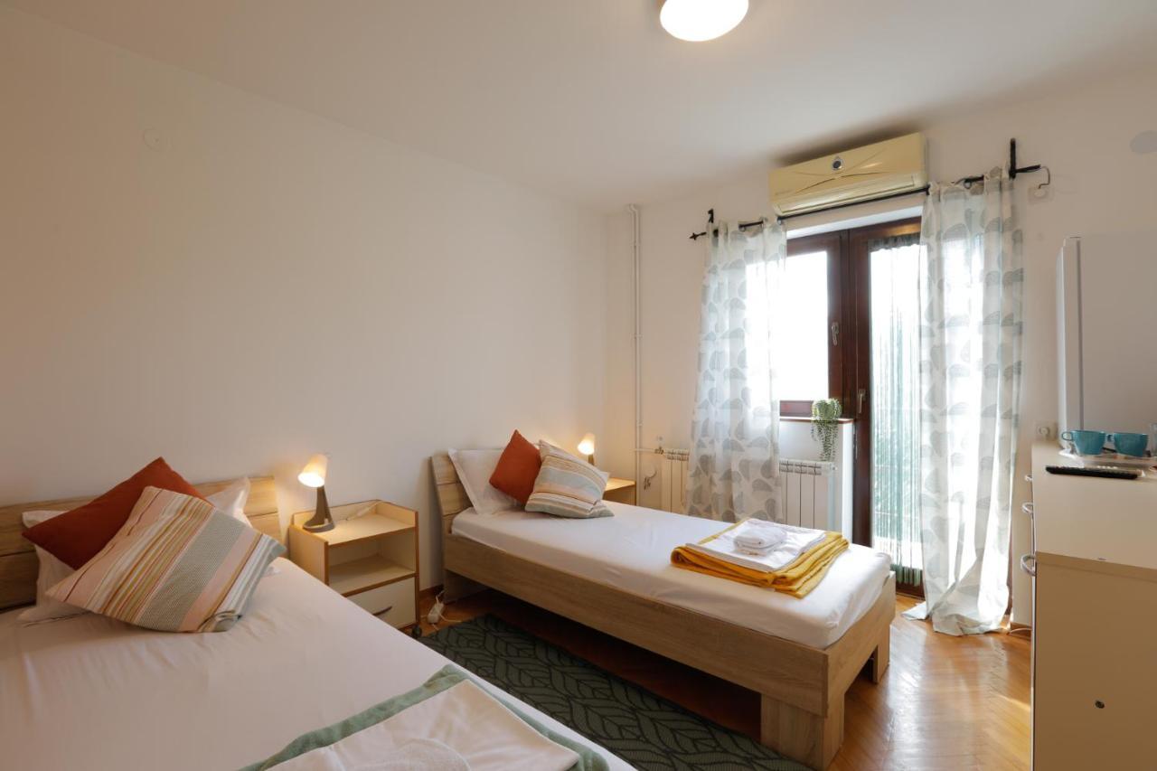 Aviator Apartments & Rooms Nikola Tesla Airport Belgrade Surčin Buitenkant foto