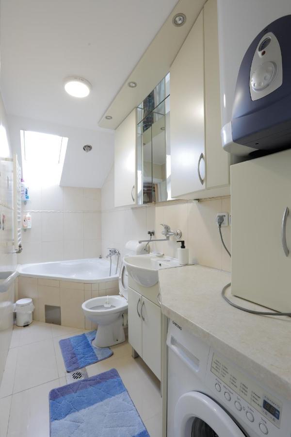 Aviator Apartments & Rooms Nikola Tesla Airport Belgrade Surčin Buitenkant foto