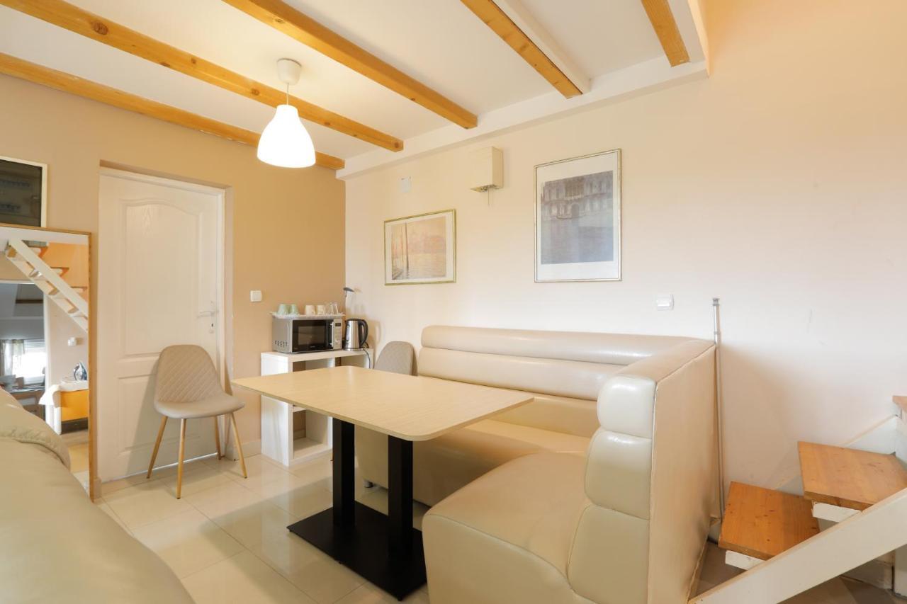 Aviator Apartments & Rooms Nikola Tesla Airport Belgrade Surčin Buitenkant foto