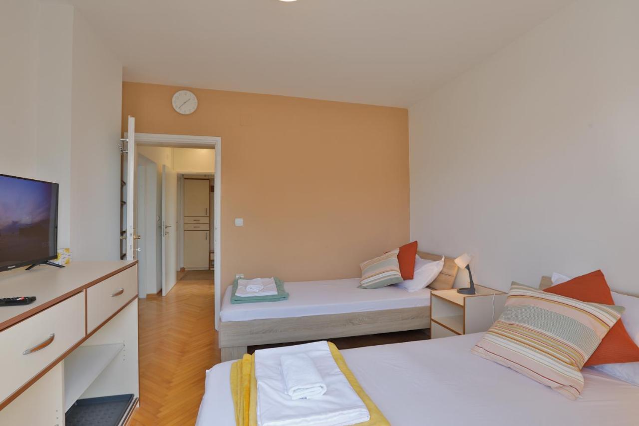 Aviator Apartments & Rooms Nikola Tesla Airport Belgrade Surčin Buitenkant foto